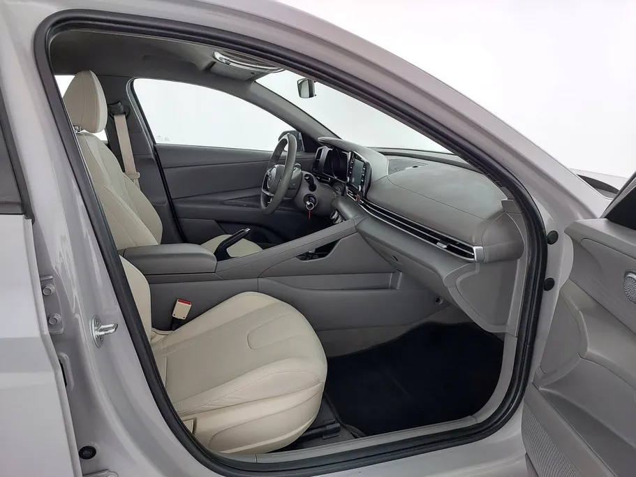 2022 Hyundai Elantra Smart 