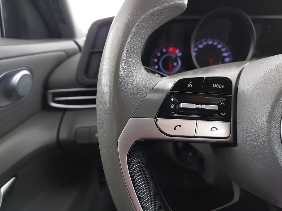 2022 Hyundai Elantra Smart 