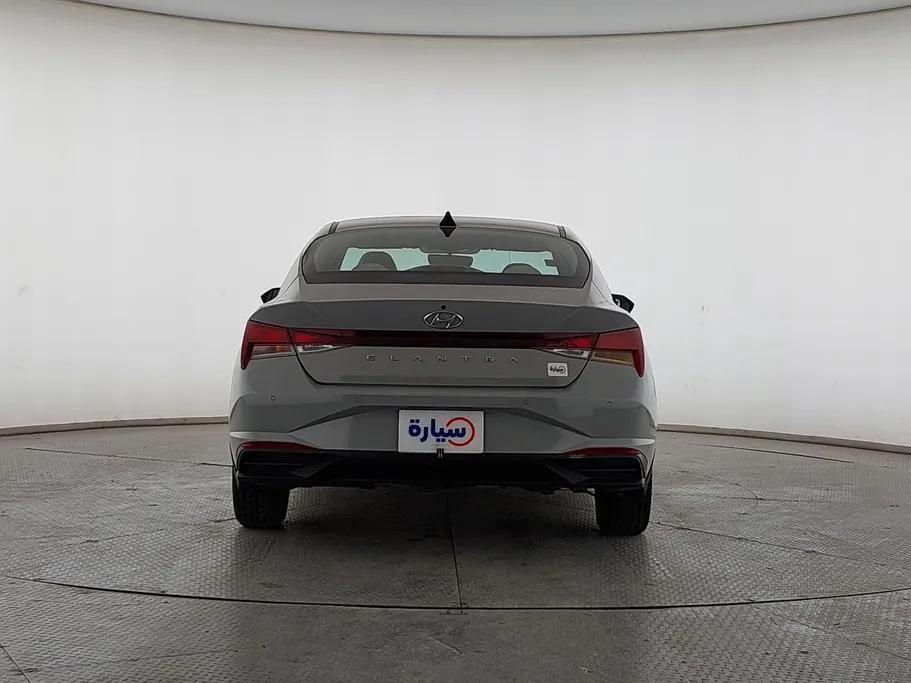 2022 Hyundai Elantra Smart 