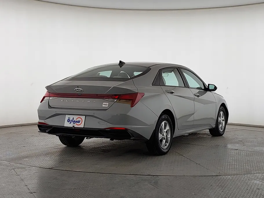 2022 Hyundai Elantra Smart 
