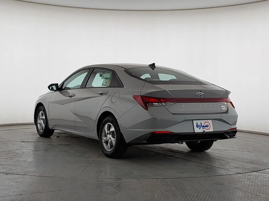 2022 Hyundai Elantra Smart 