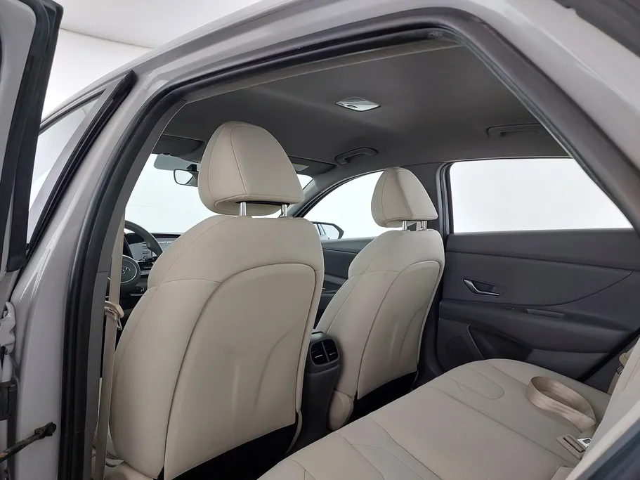 2022 Hyundai Elantra Smart 