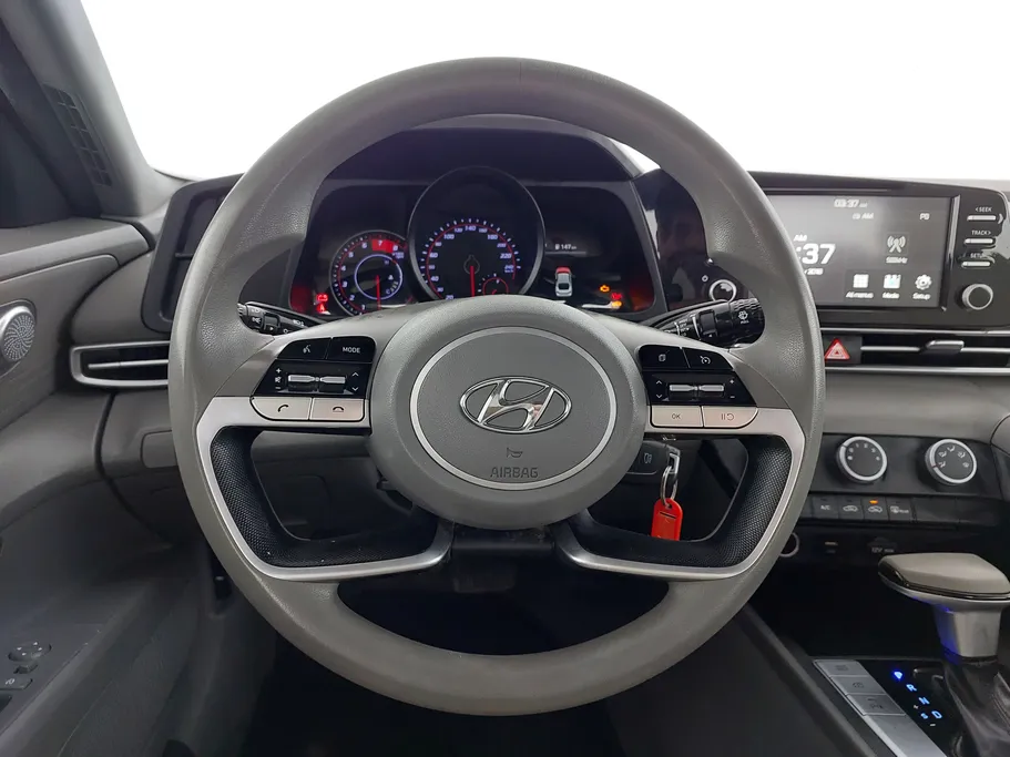 2022 Hyundai Elantra Smart 