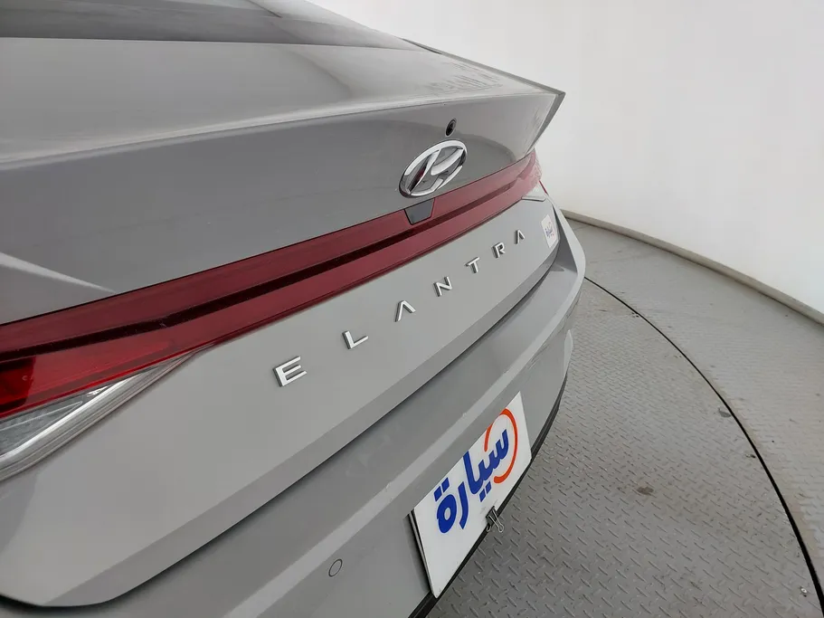 2022 Hyundai Elantra Smart 