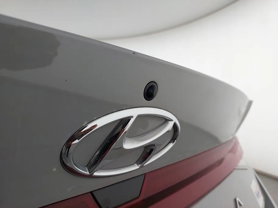 2022 Hyundai Elantra Smart 
