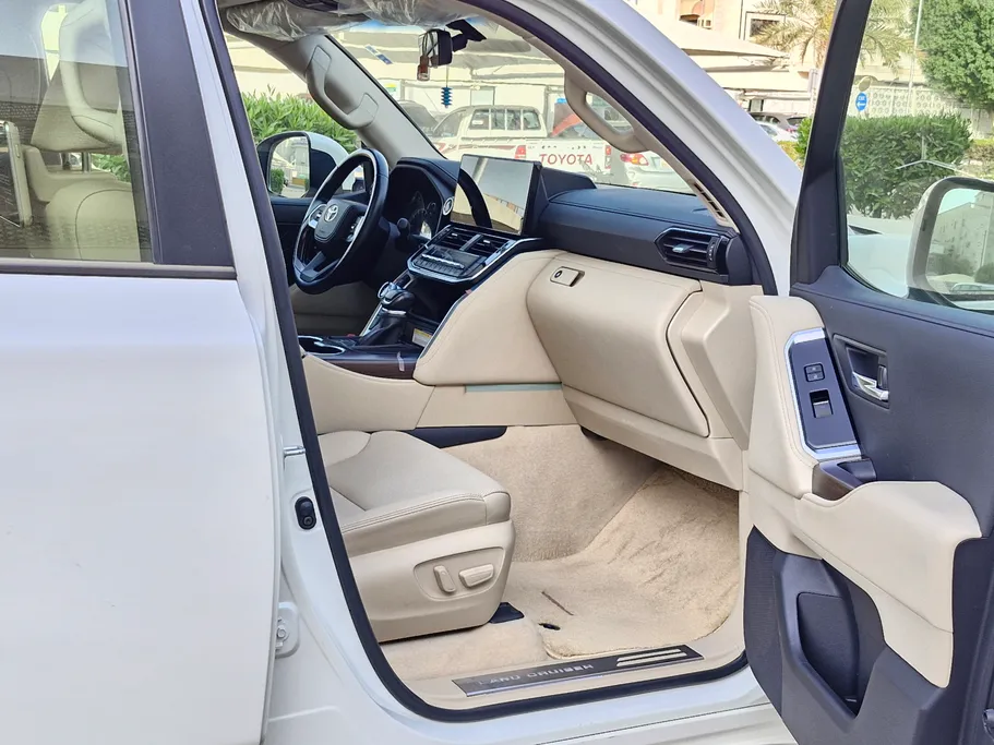 تويوتا لاندكروزر GXR4 2022 