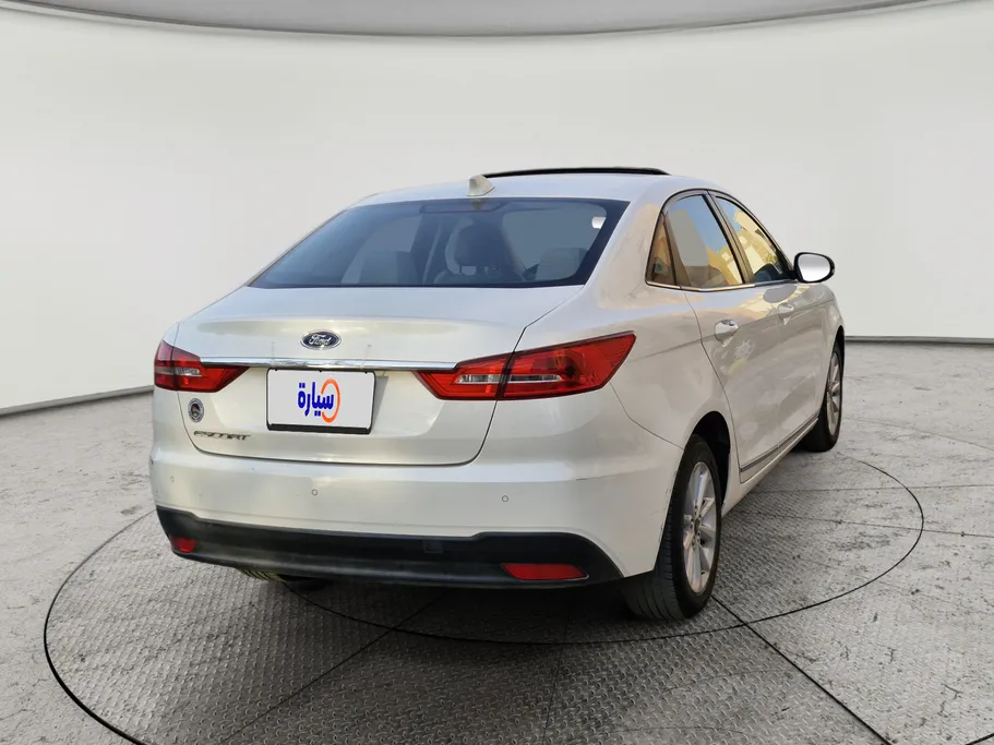 2020 Ford Escort Titanium 