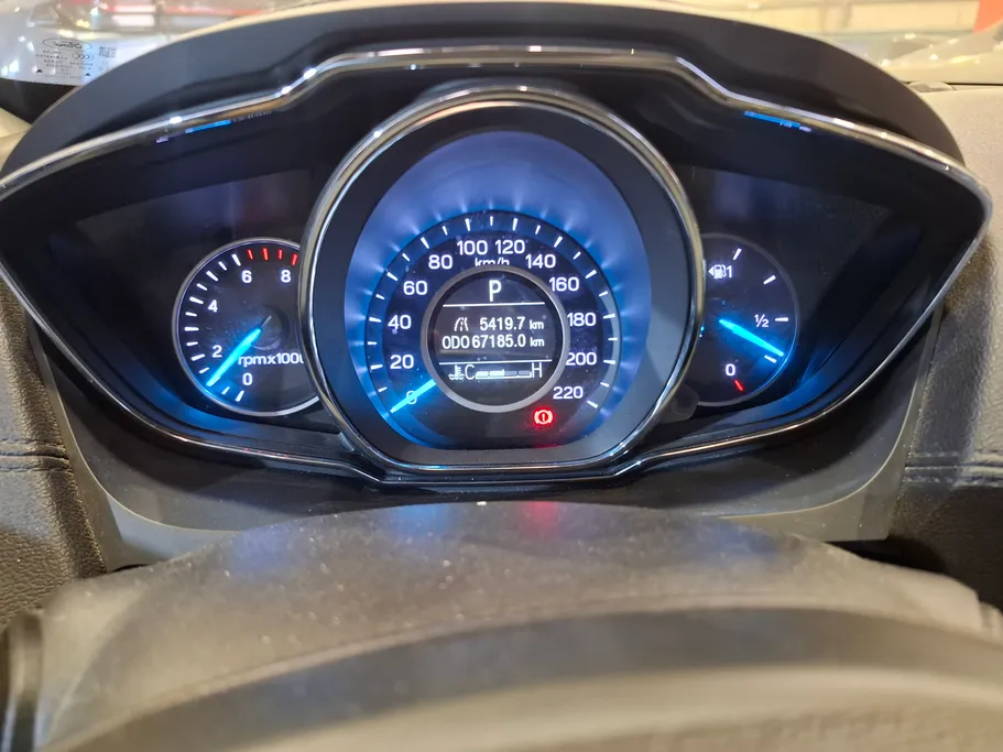 2020 Ford Escort Titanium 