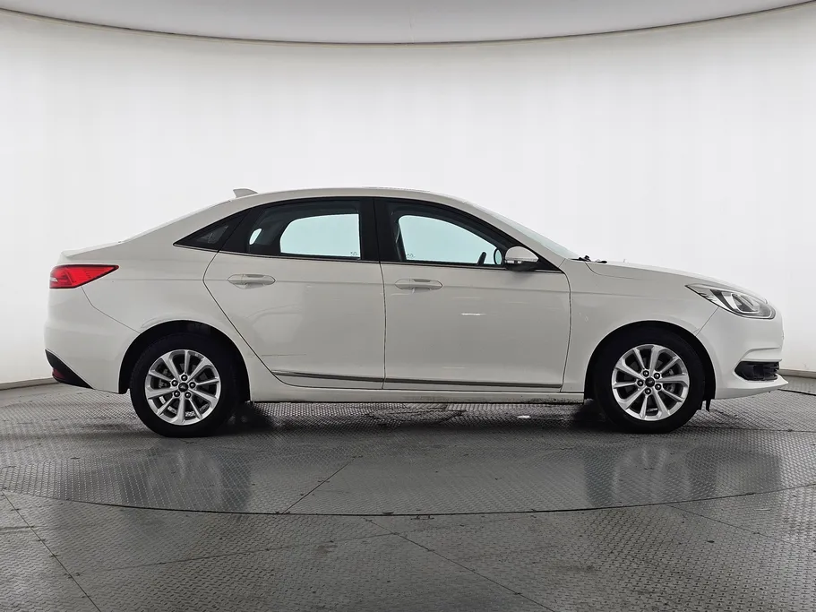 2020 Ford Escort Trend 