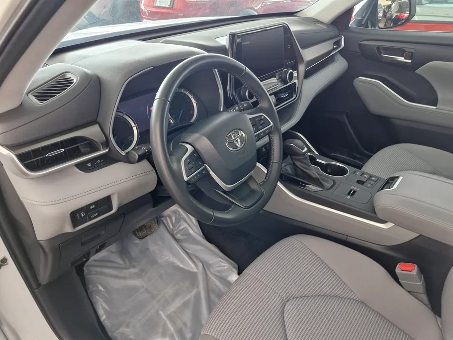 2023 Toyota Highlander GLE 