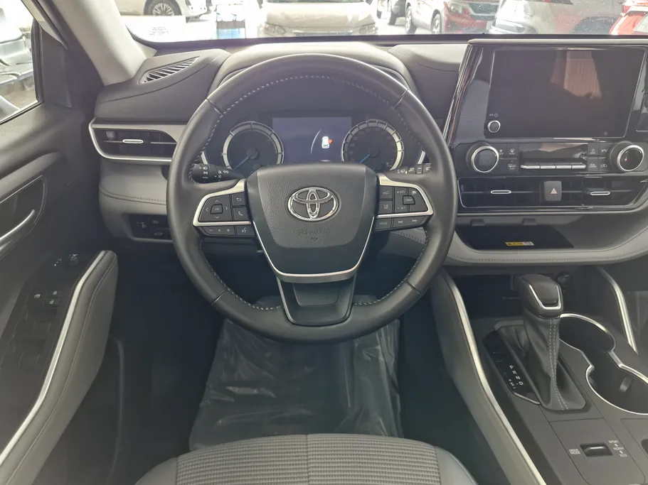 2023 Toyota Highlander GLE 