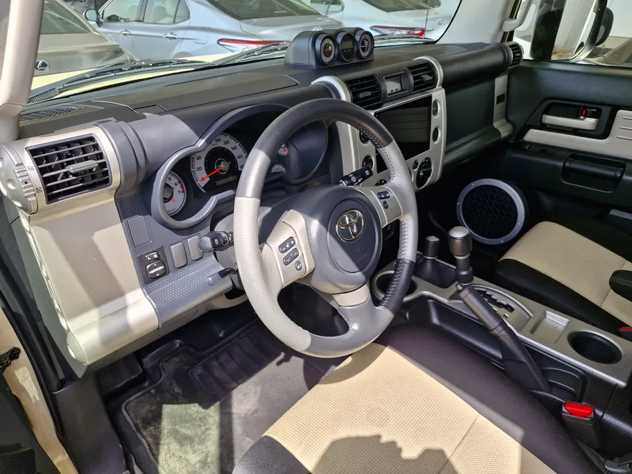 تويوتا اف جي FJ Cruiser 2023 