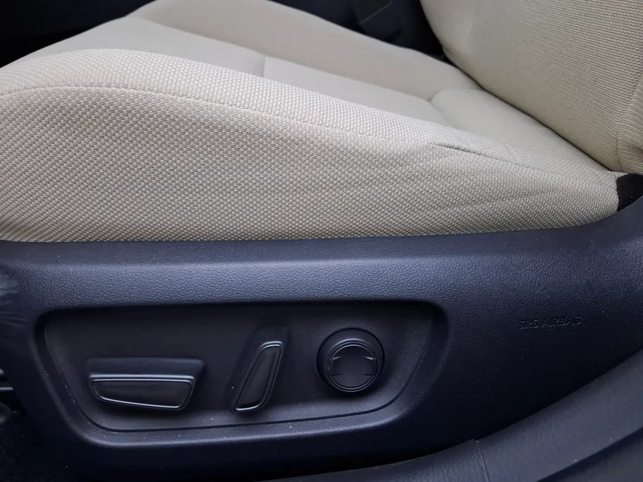 2025 Toyota Camry  LE HEV 