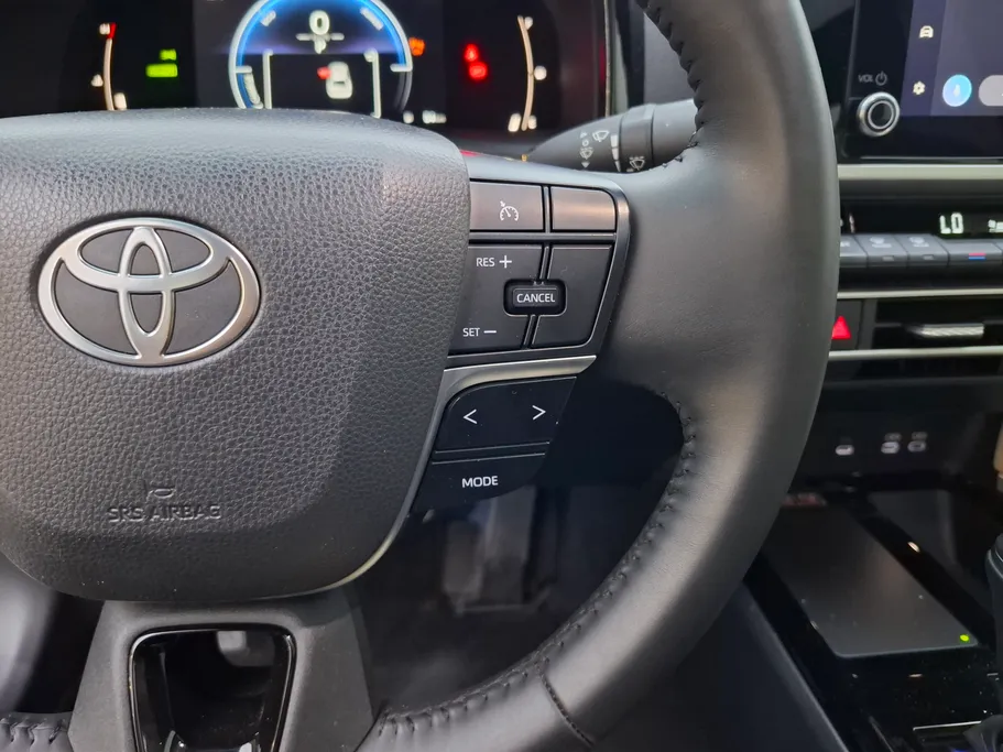 2025 Toyota Camry  LE HEV 