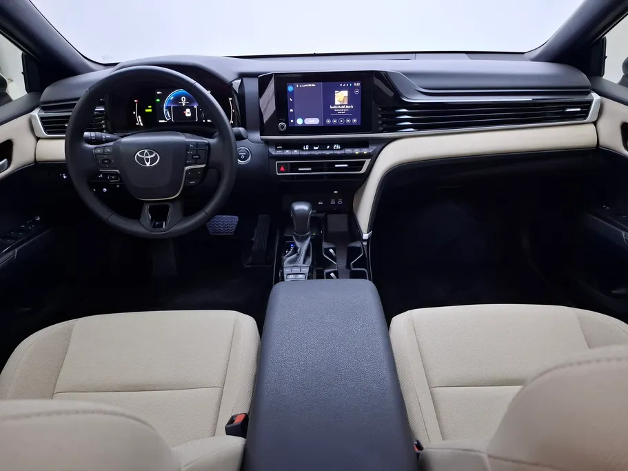 2025 Toyota Camry  LE HEV 