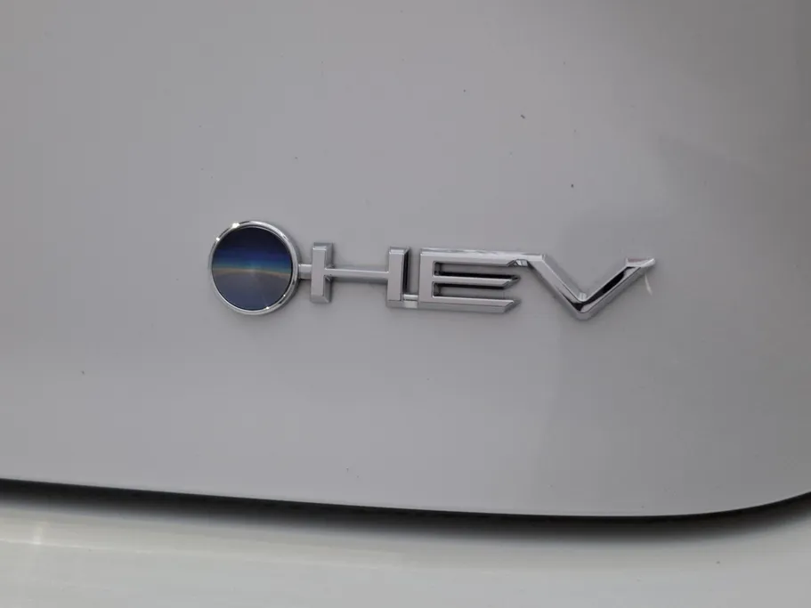 2025 Toyota Camry  LE HEV 