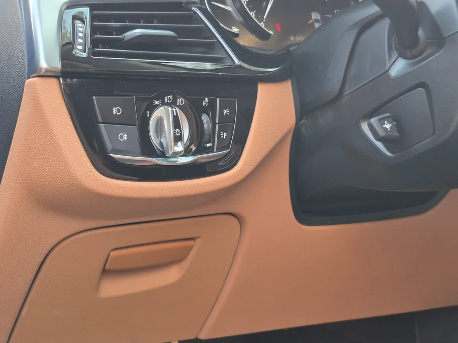 2020 BMW 5 Series 520i 