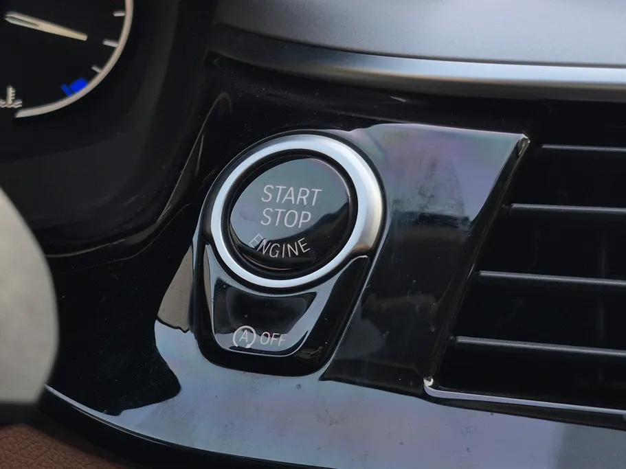2020 BMW 5 Series 520i 