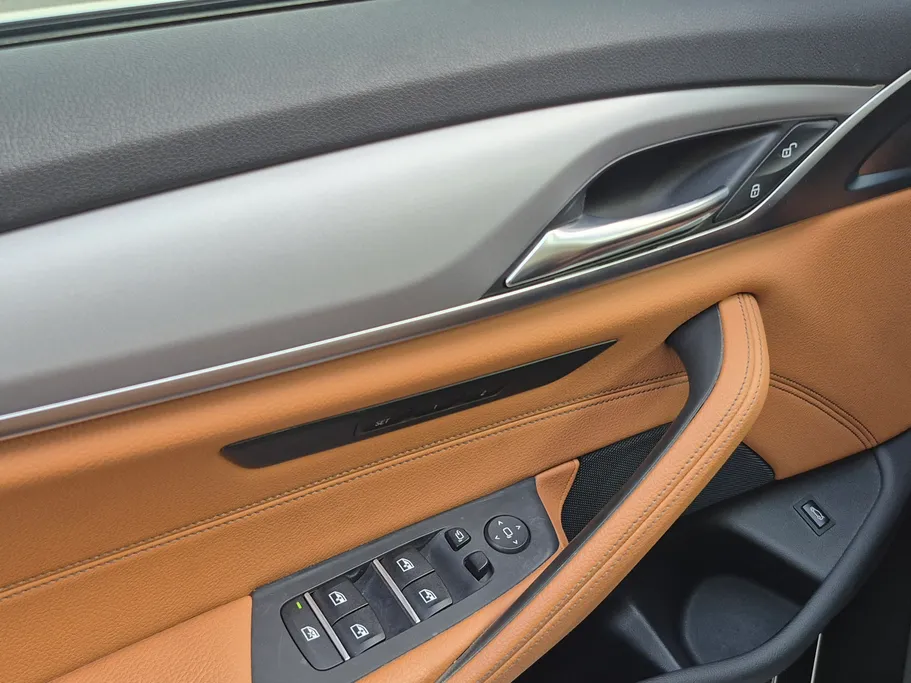 2020 BMW 5 Series 520i 