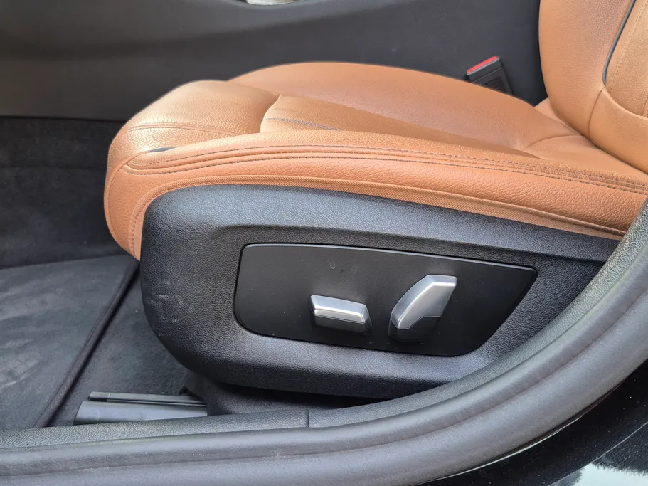 2020 BMW 5 Series 520i 