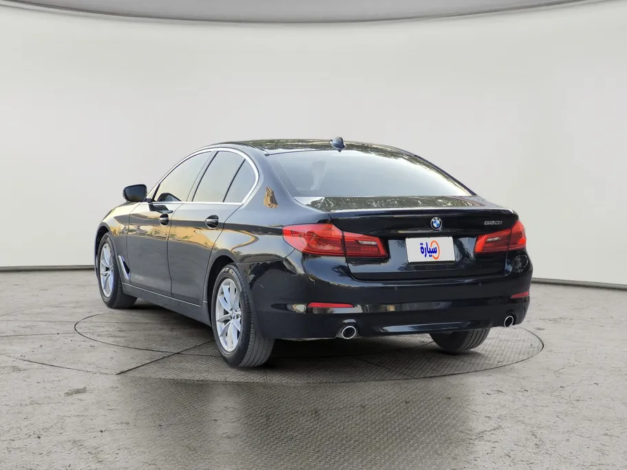 2020 BMW 5 Series 520i 