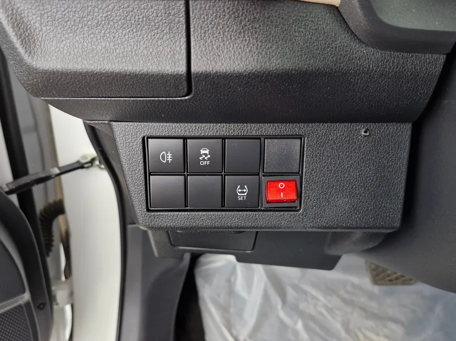 2023 Toyota Yaris  Y 