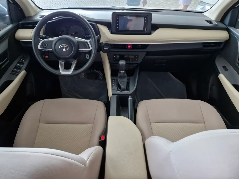 2023 Toyota Yaris  Y 
