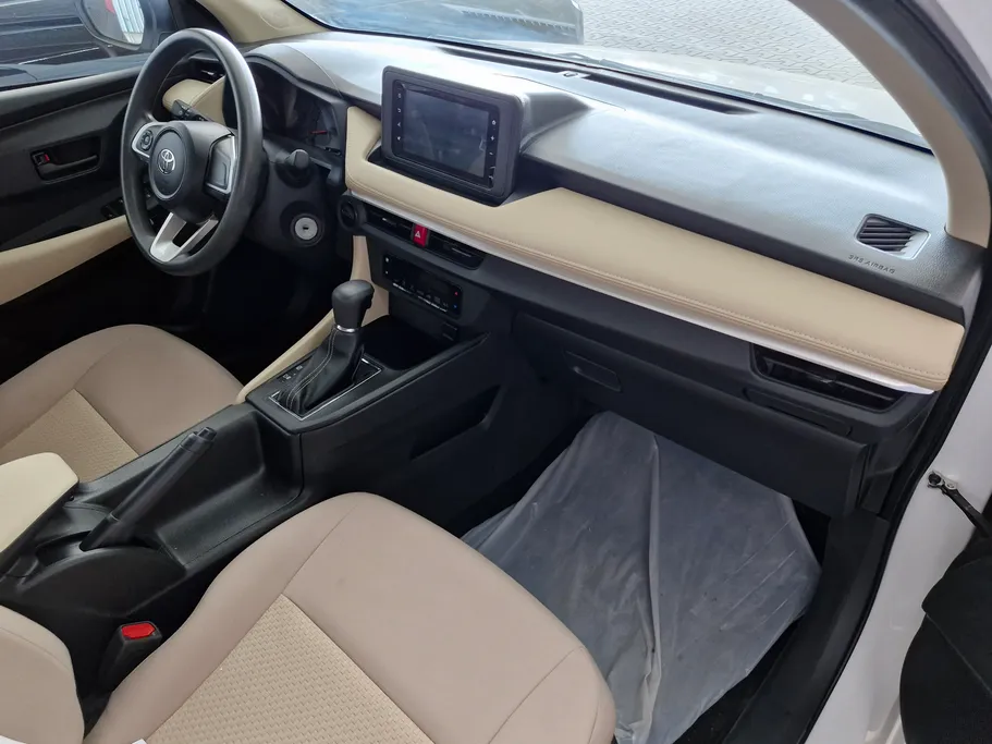 2023 Toyota Yaris  Y 