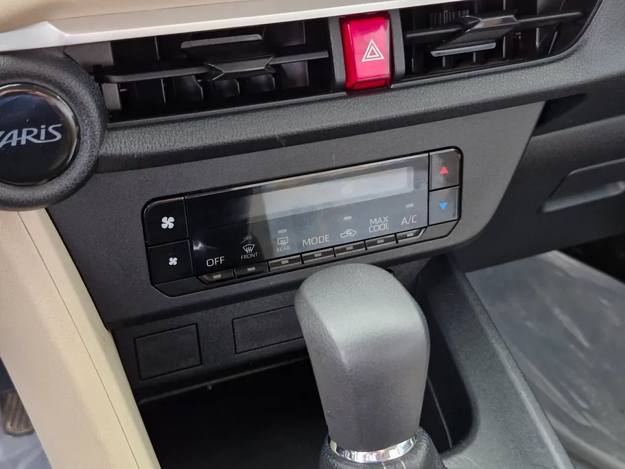 2023 Toyota Yaris  Y 