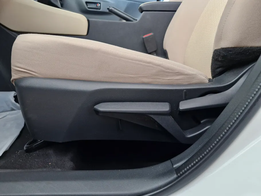 2023 Toyota Yaris  Y 