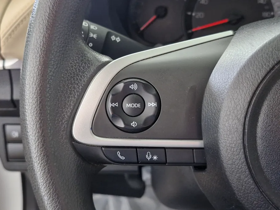 2023 Toyota Yaris  Y 
