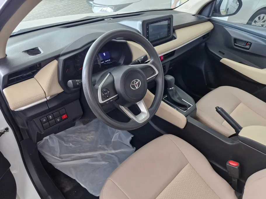 2023 Toyota Yaris  Y 