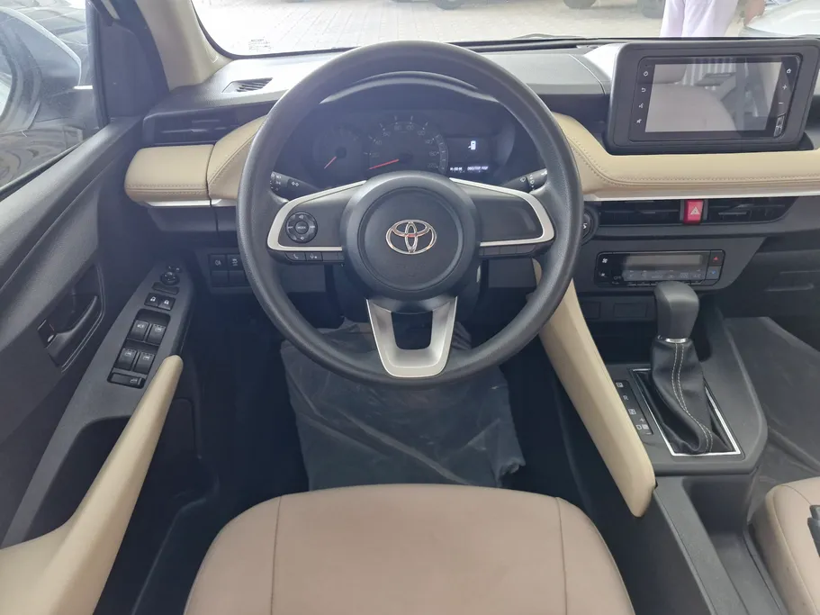2023 Toyota Yaris  Y 