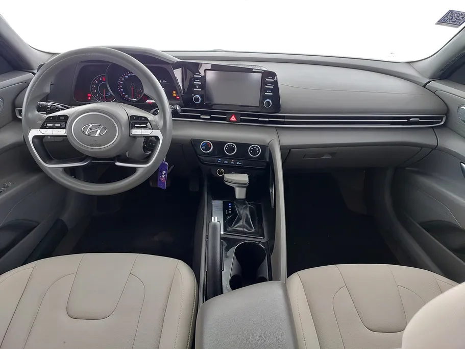 2022 Hyundai Elantra Smart 