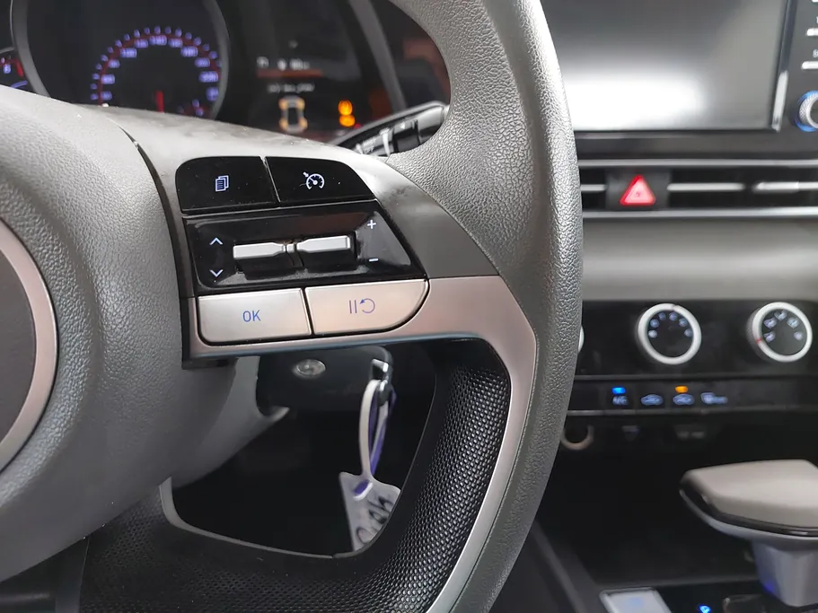 2022 Hyundai Elantra Smart 