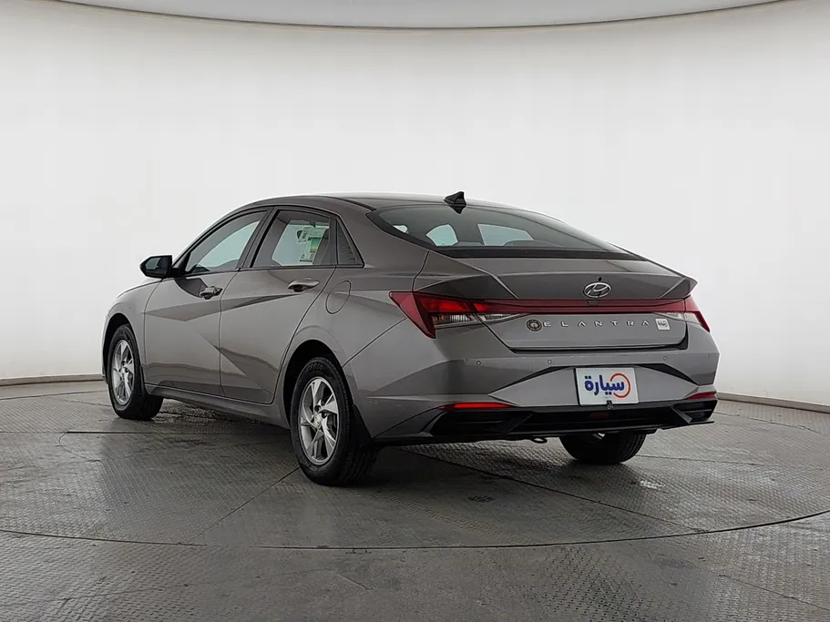 2022 Hyundai Elantra Smart 