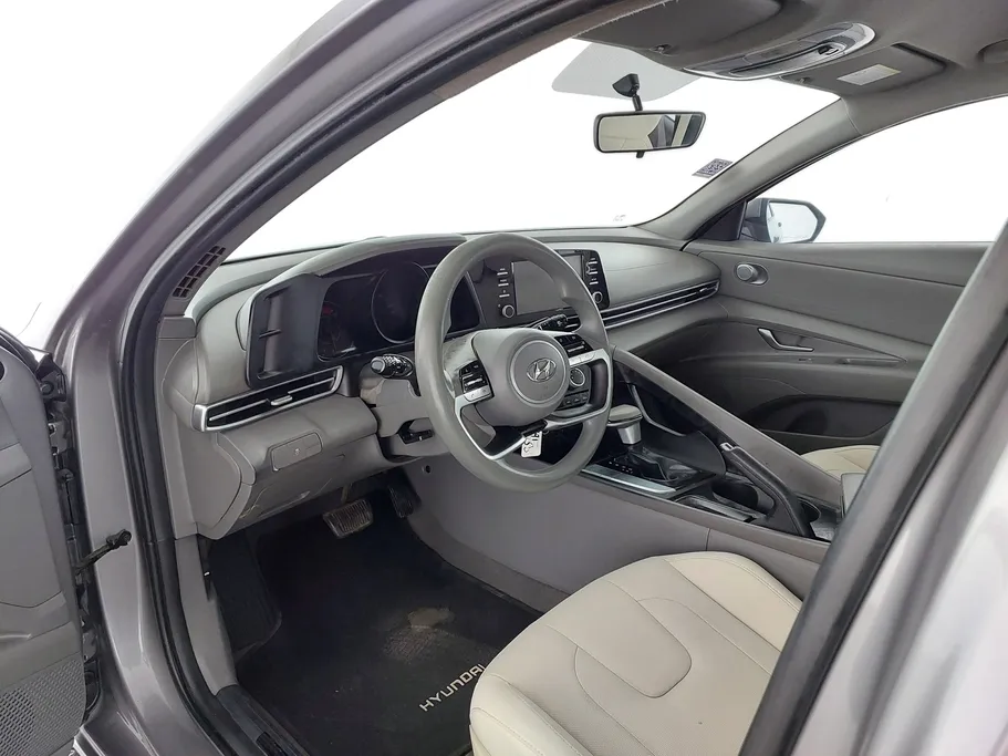2022 Hyundai Elantra Smart 