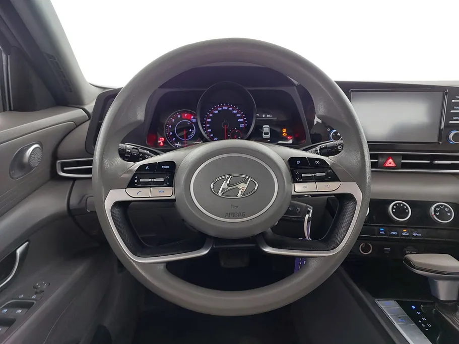 2022 Hyundai Elantra Smart 