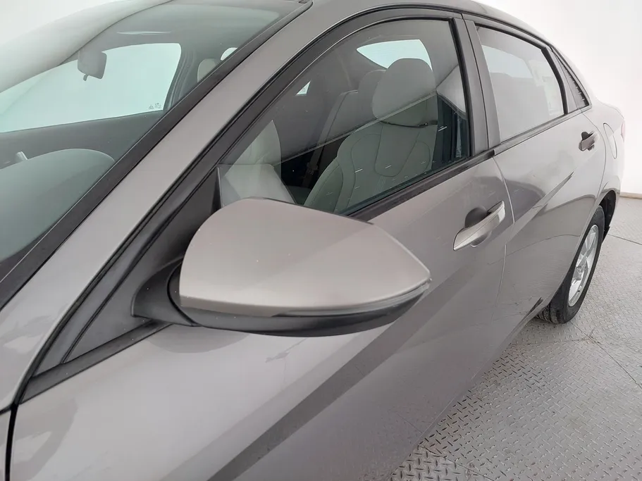 2022 Hyundai Elantra Smart 