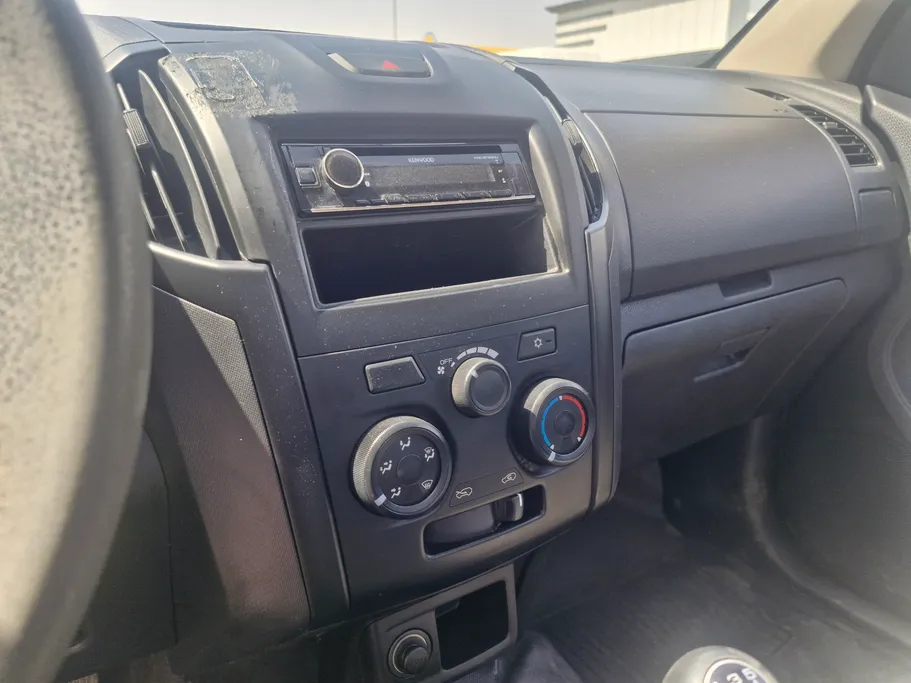 2023 Isuzu D-max SC 4x2 