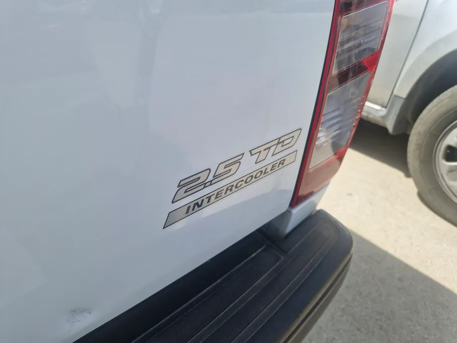 2023 Isuzu D-max SC 4x2 