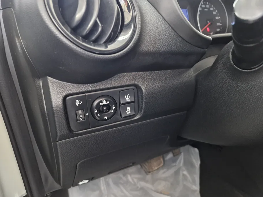 2023 Kia Pegas LX 