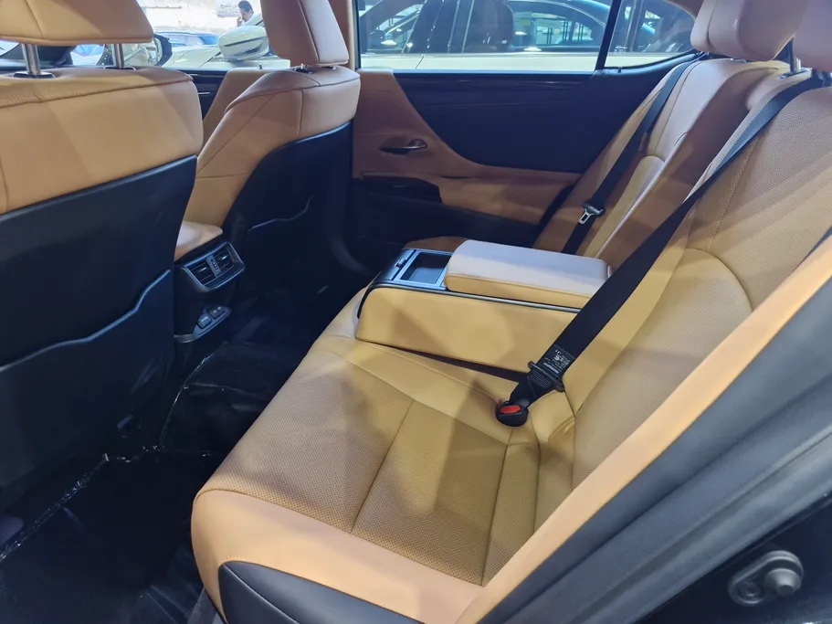لكزس ES 250 AA Elegant 2025 