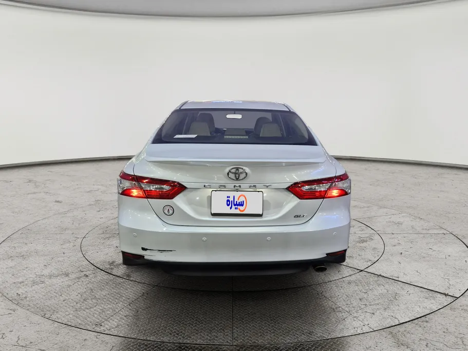 2020 Toyota Camry  GLE 