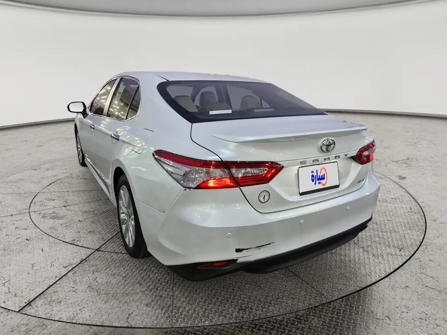 2020 Toyota Camry  GLE 