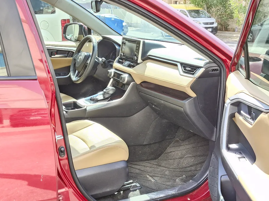 2020 Toyota RAV4 LTD Hybrid  