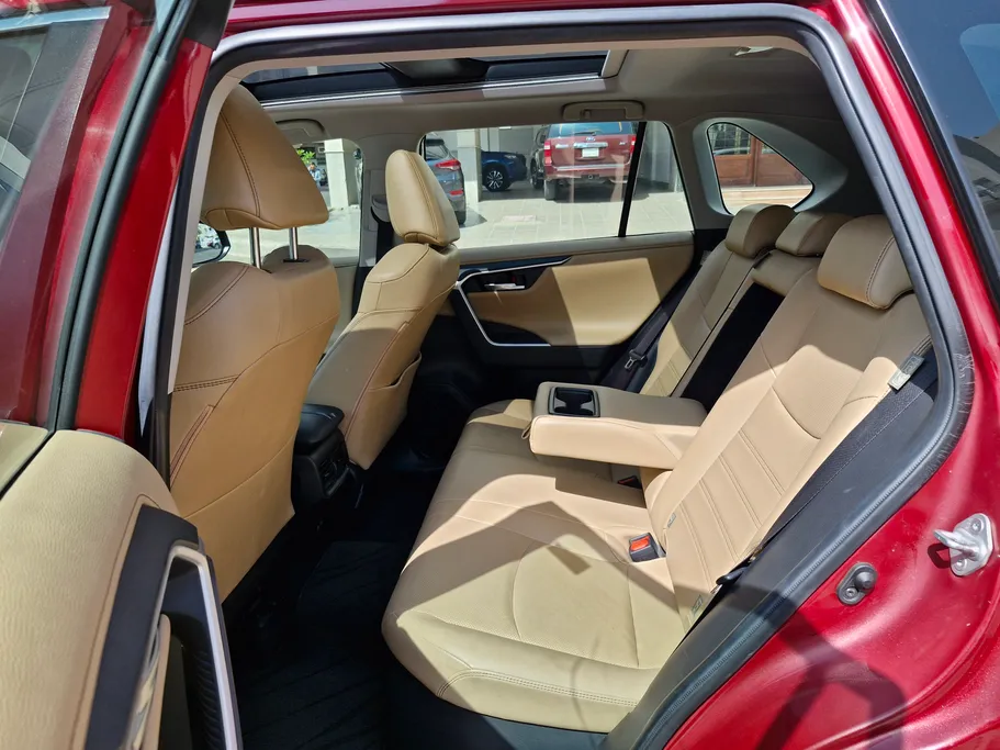 2020 Toyota RAV4 LTD Hybrid  