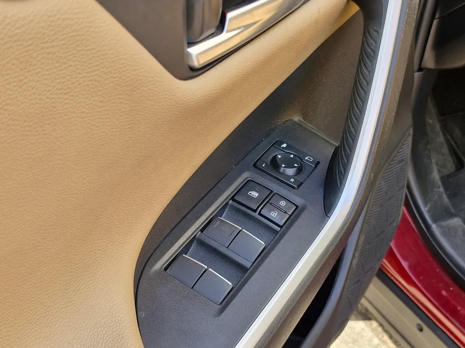 2020 Toyota RAV4 LTD Hybrid  
