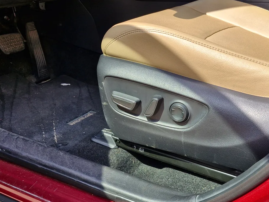 2020 Toyota RAV4 LTD Hybrid  