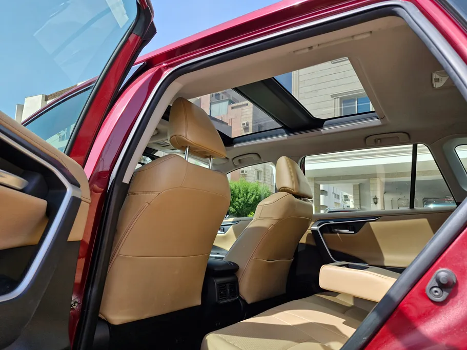 2020 Toyota RAV4 LTD Hybrid  